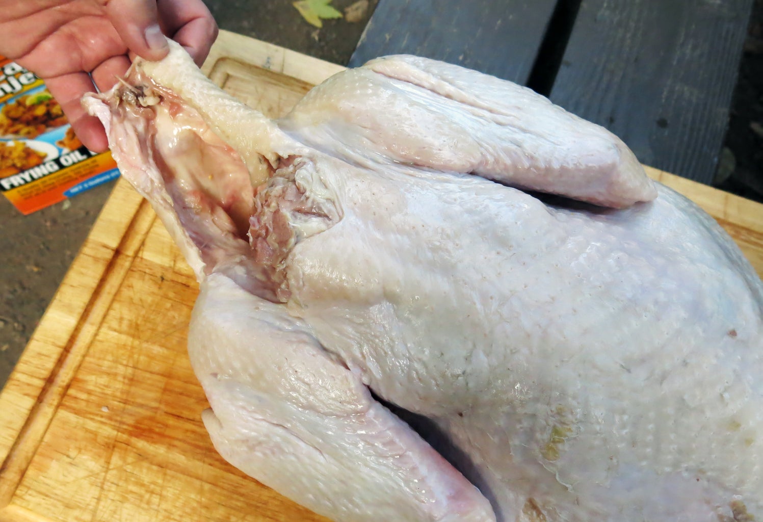 do you cover the pot when deep frying a turkey