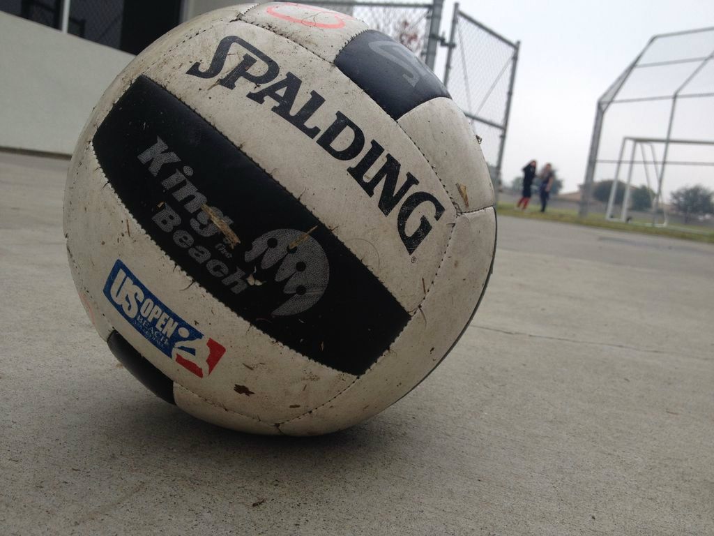 Easy Steps for the Perfect Overhand Serve