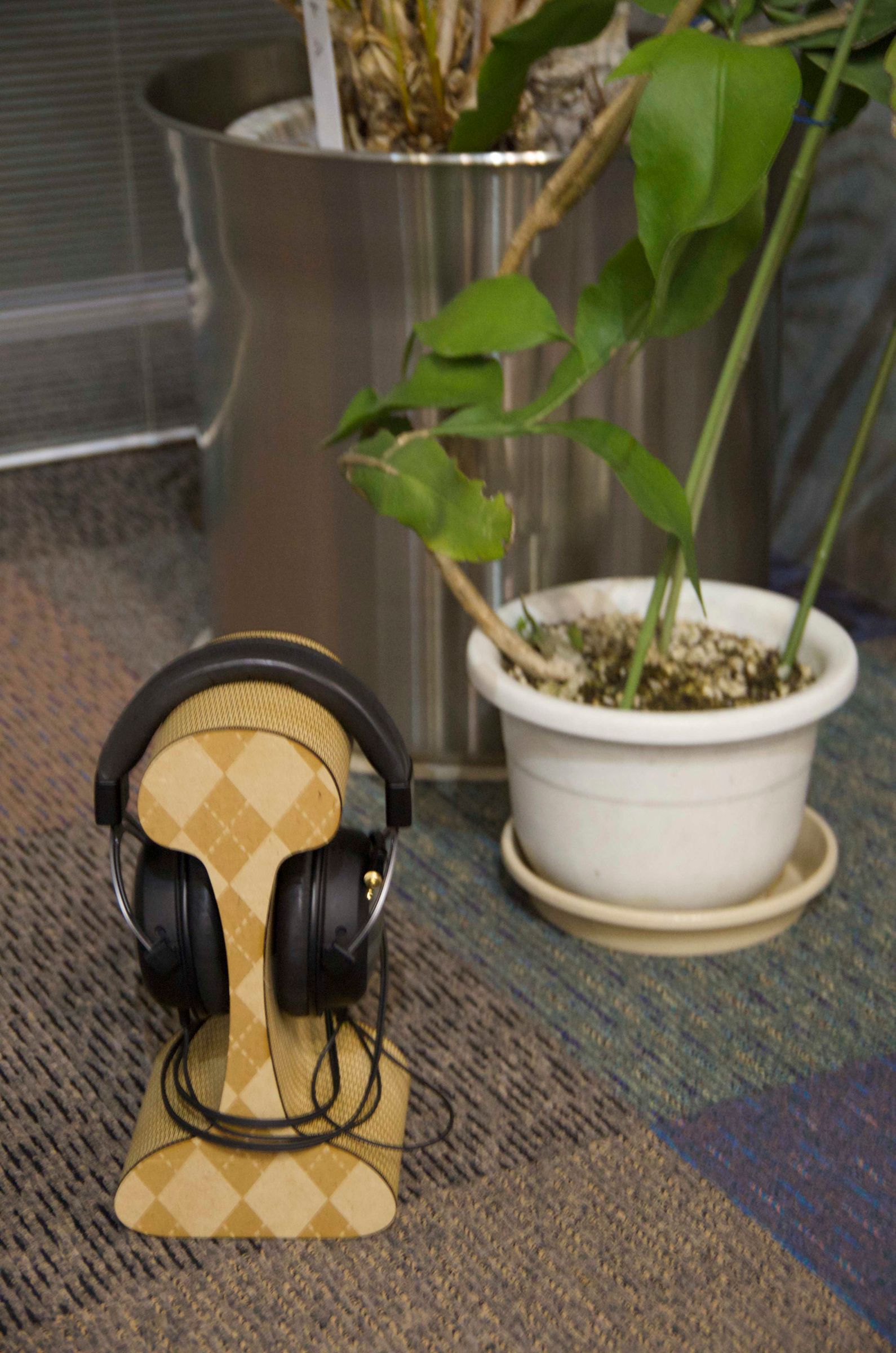 いたわりヘッドホンスタンド : 8 Steps (with Pictures) - Instructables