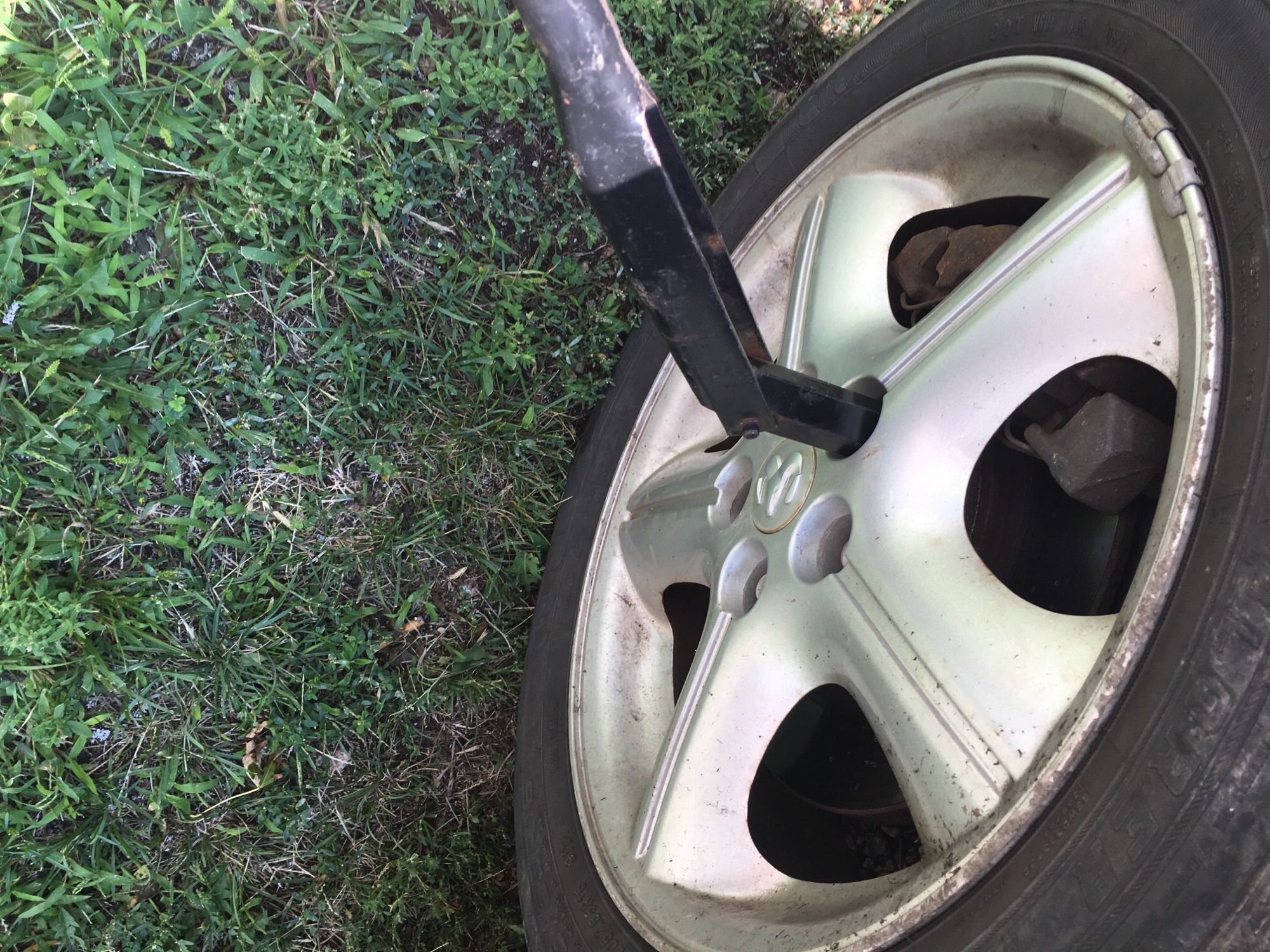 How to Change a Flat Tire 7 Steps Instructables