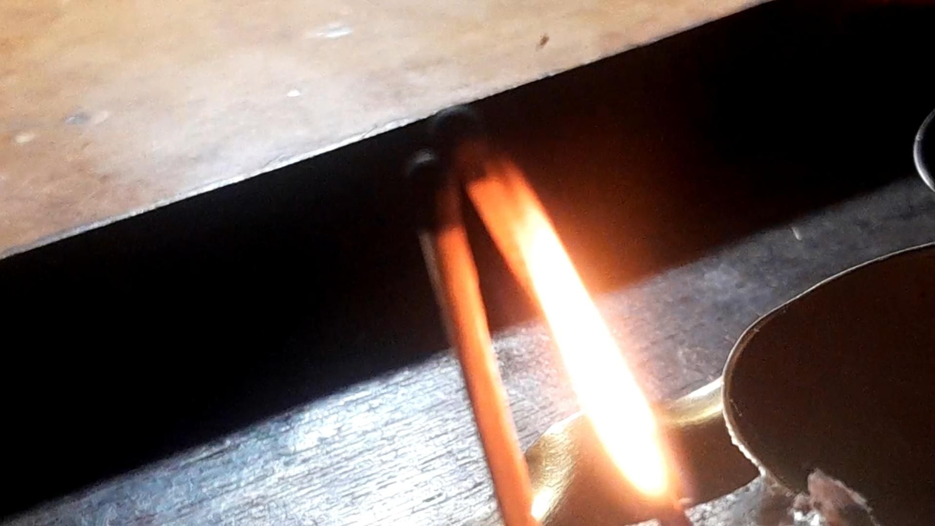 The Enchanting Kiss of Physics. : 3 Steps - Instructables
