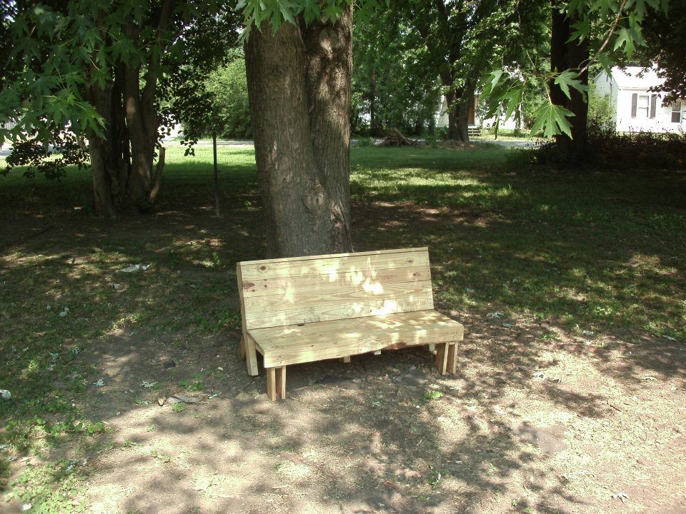 Recycle Pallet Bench