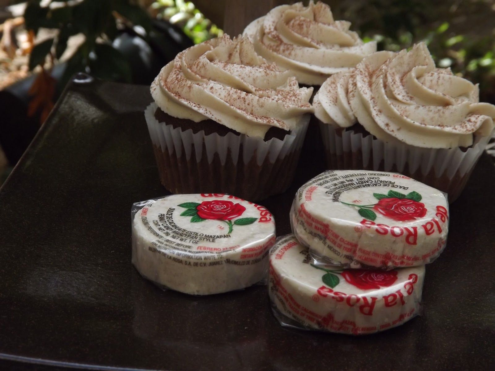 Spicy Chocolate Cupcakes With De La Rosa Candy Frosting 4 Steps (with