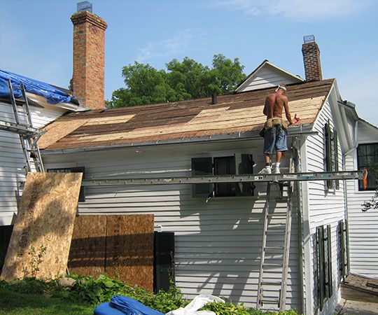 Things to Consider Before Selecting Roofing Contractors Toronto