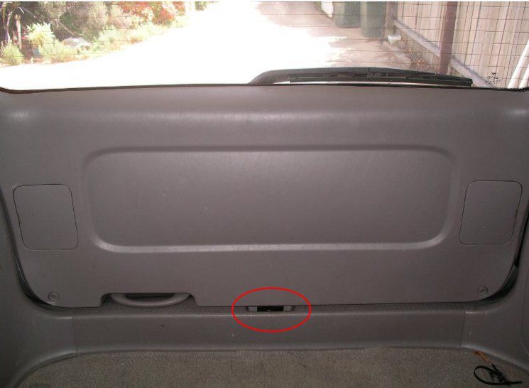 Fix Toyota Tarago/Previa Jammed Rear-door Latch (with Door Closed)