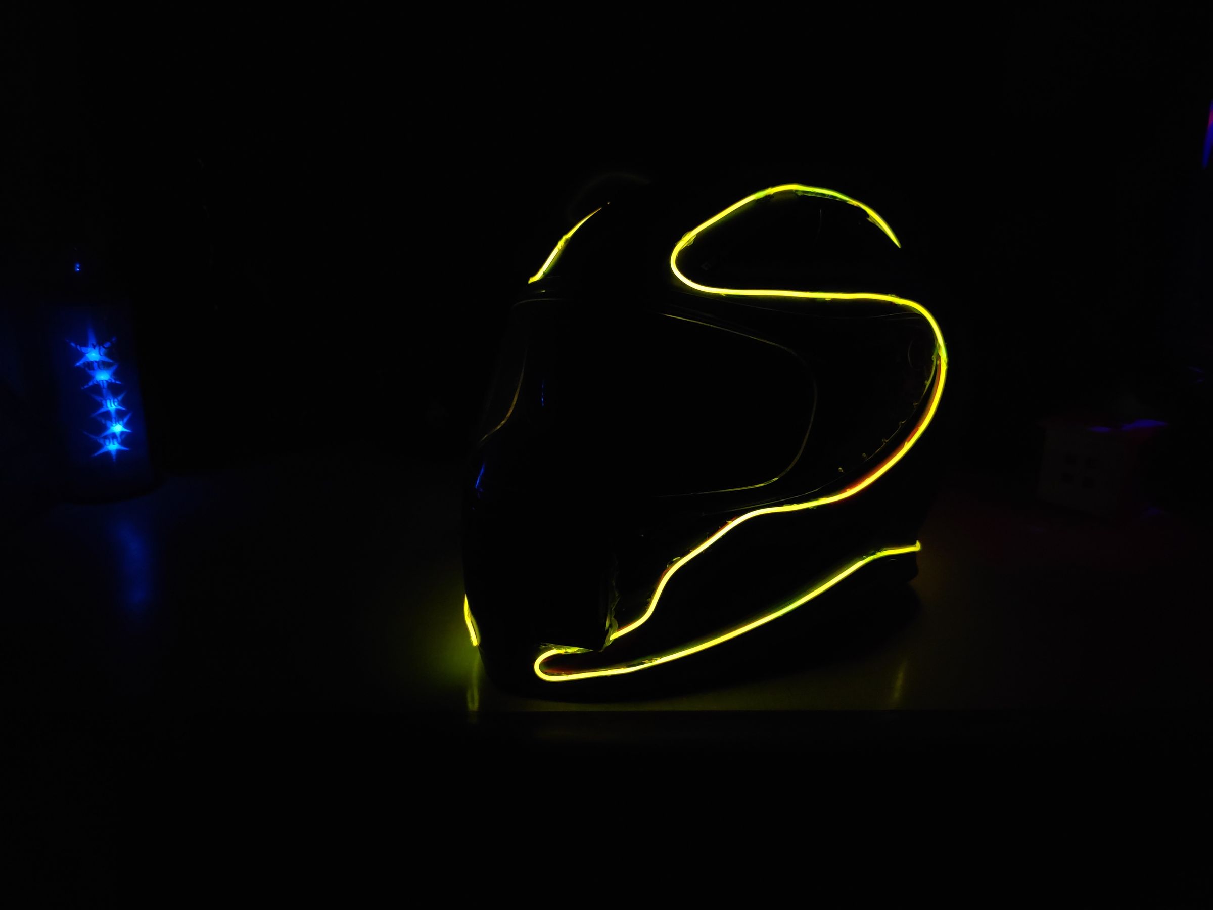 How to Install EL WIRE on Your Motorcycle Helmet 6 Steps Instructables