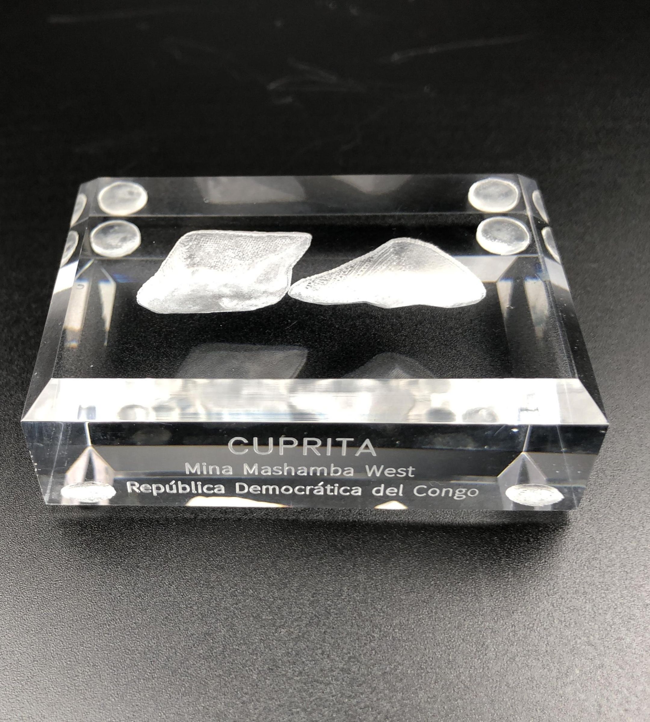 How to Make Customized Mineral Stands With a Desktop CNC