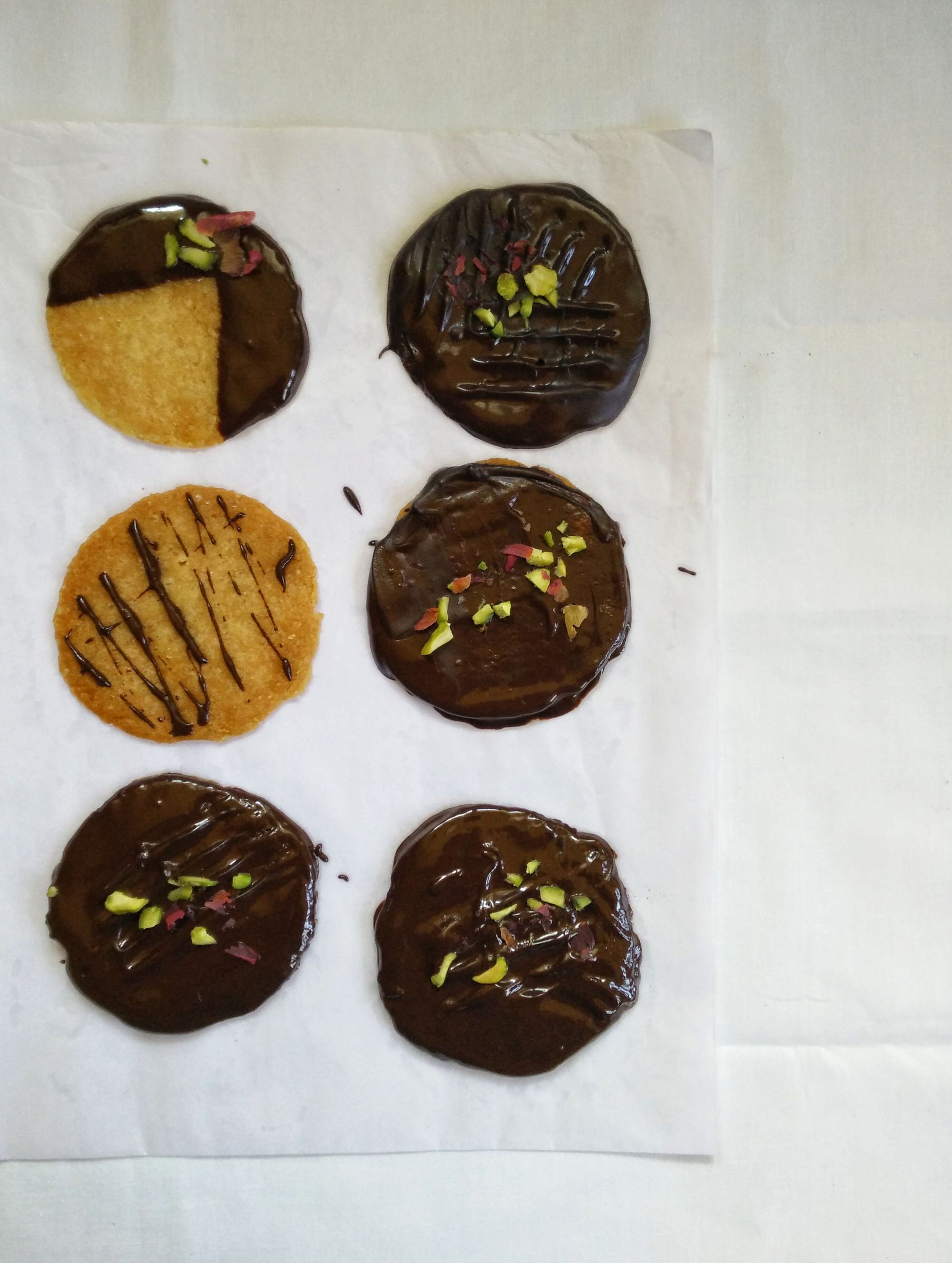 Dark Chocolate and Honey Crisps 