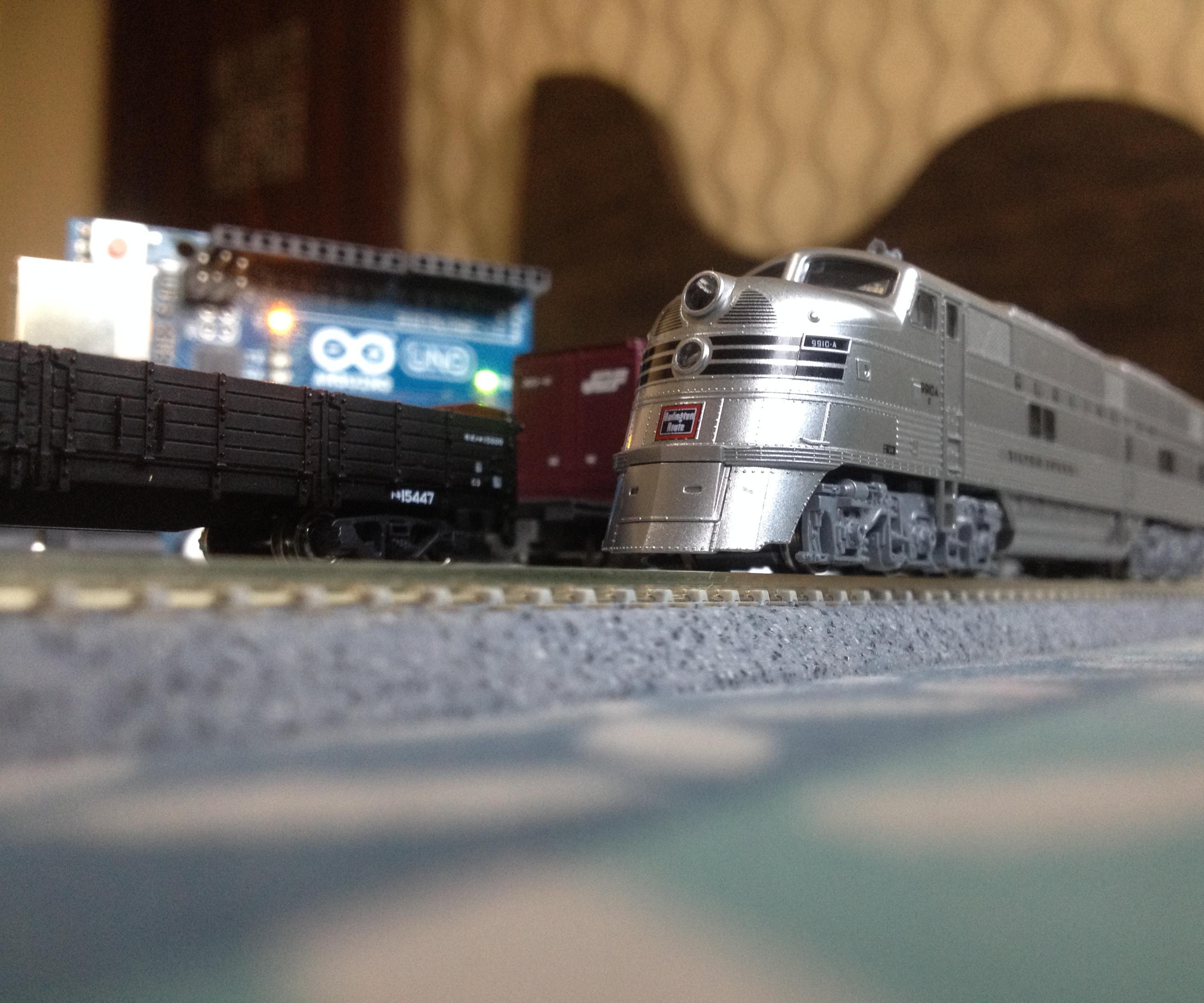 Model Railway Layout With Automated Passing Siding (V2.0)