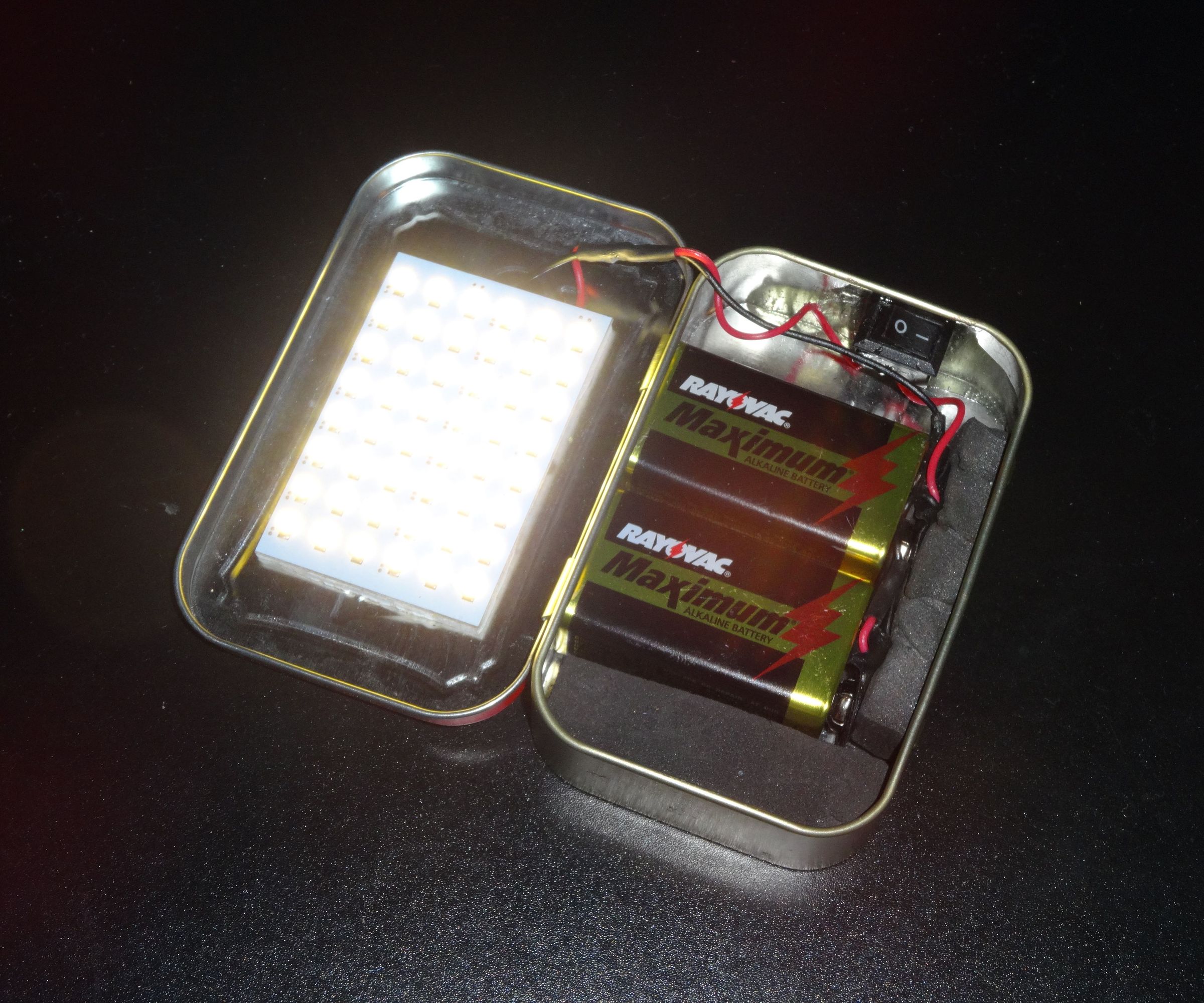 Altoids Flashlight - or Glowing Treasure Chest!