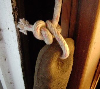 How to Repair the Weight and Rope Mechanism in Old Fashioned Wood ...