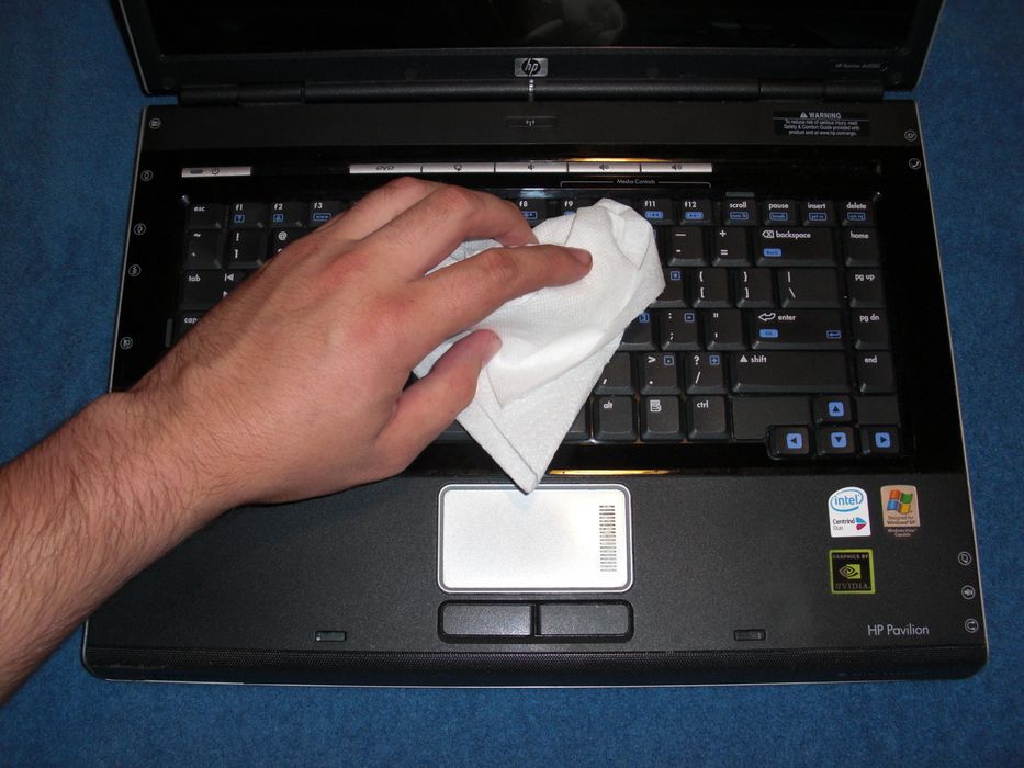 Clean Your Sticky Laptop Keyboard : 9 Steps - Instructables