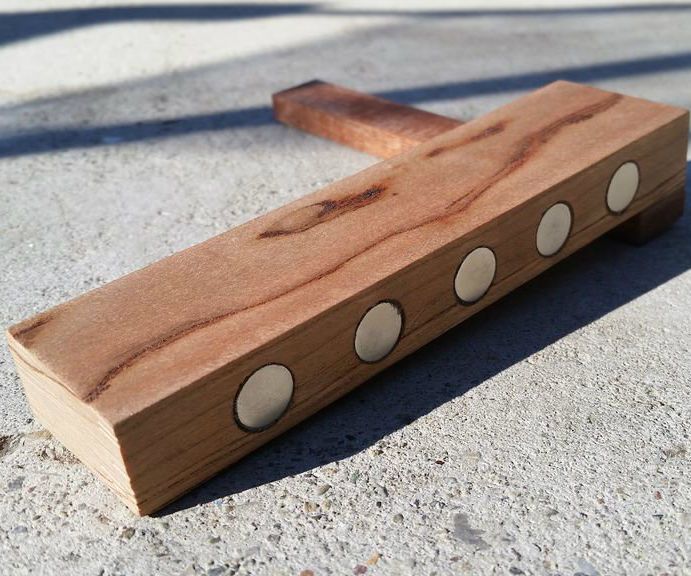 90° Magnetic Hand Saw Guide