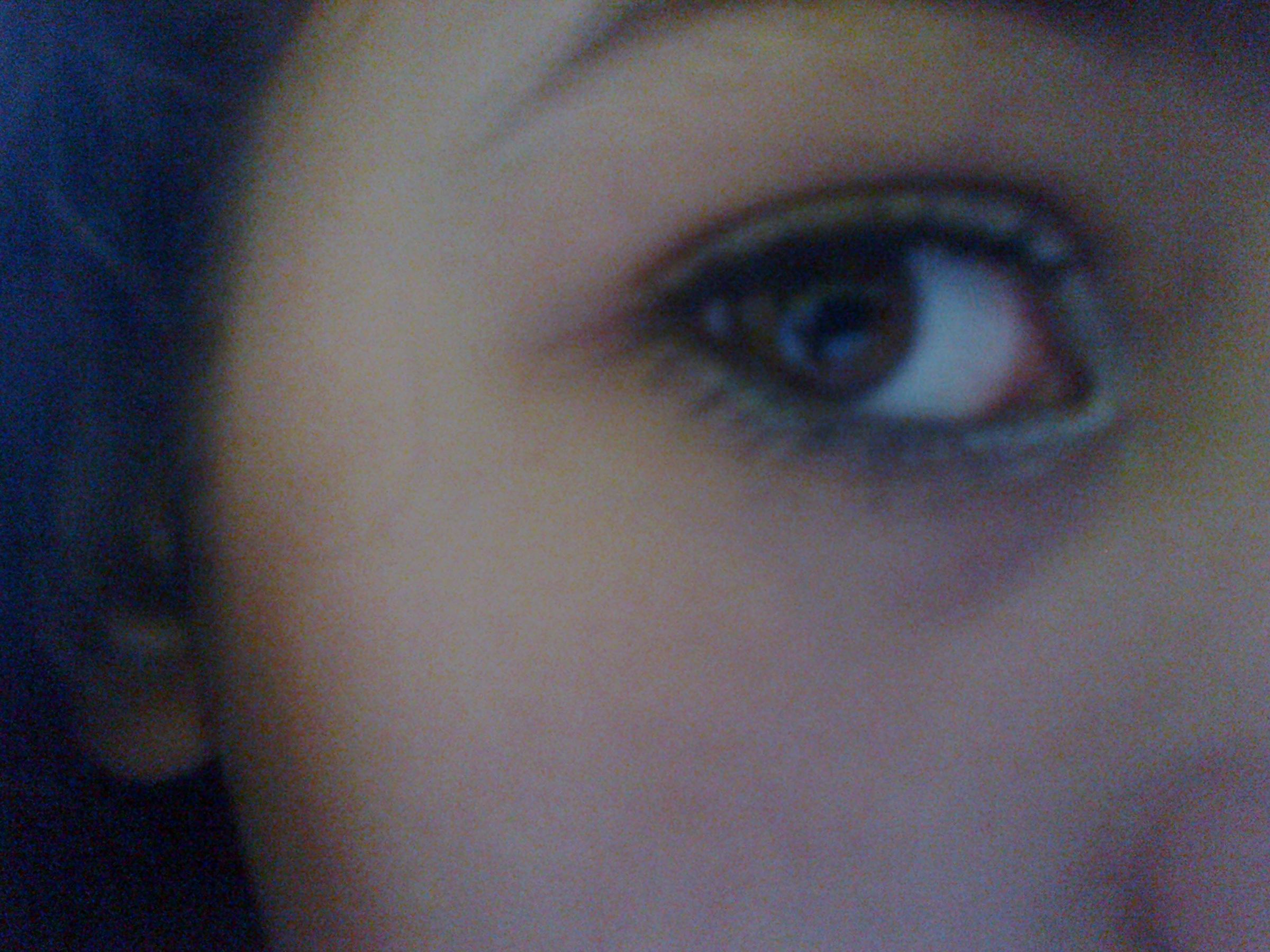 Simple Silver/Black Eye Makeup :)