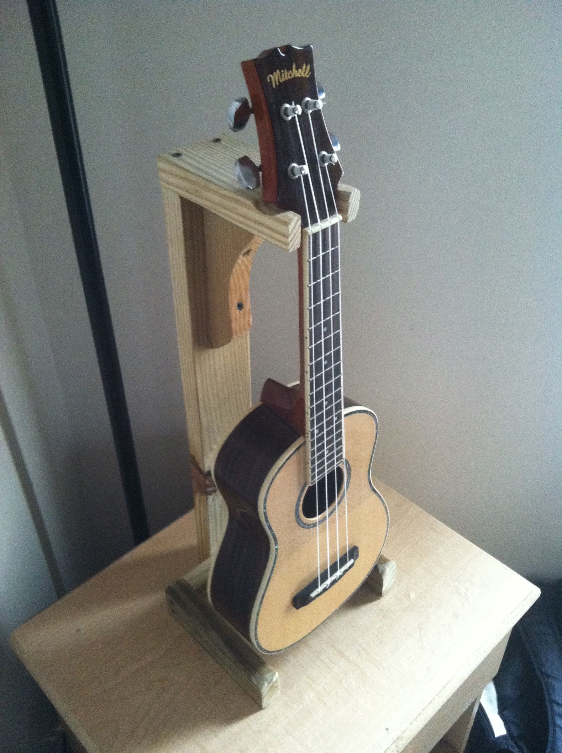 Ukulele Stand