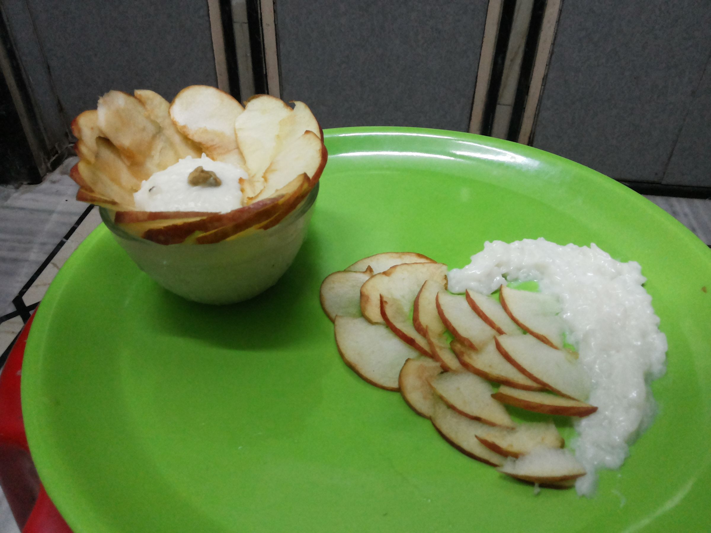 KHEER OR RICE PUDDING WITH APPLE DECORATION