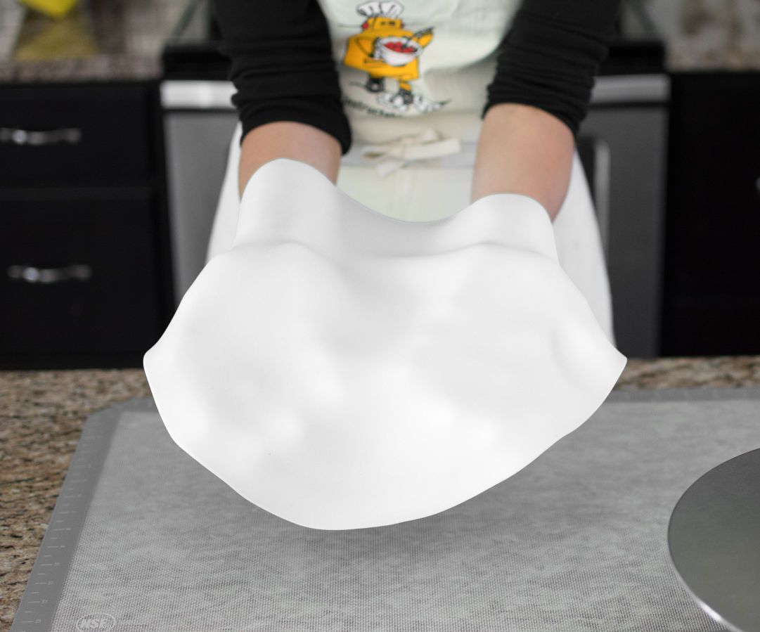 How to Cover a Cake With Fondant