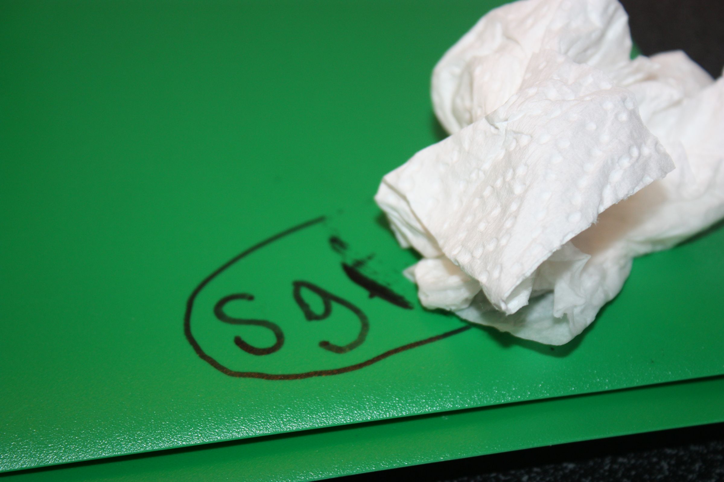 How to Get Permanent Marker Off of a Plastic Folder 5 Steps