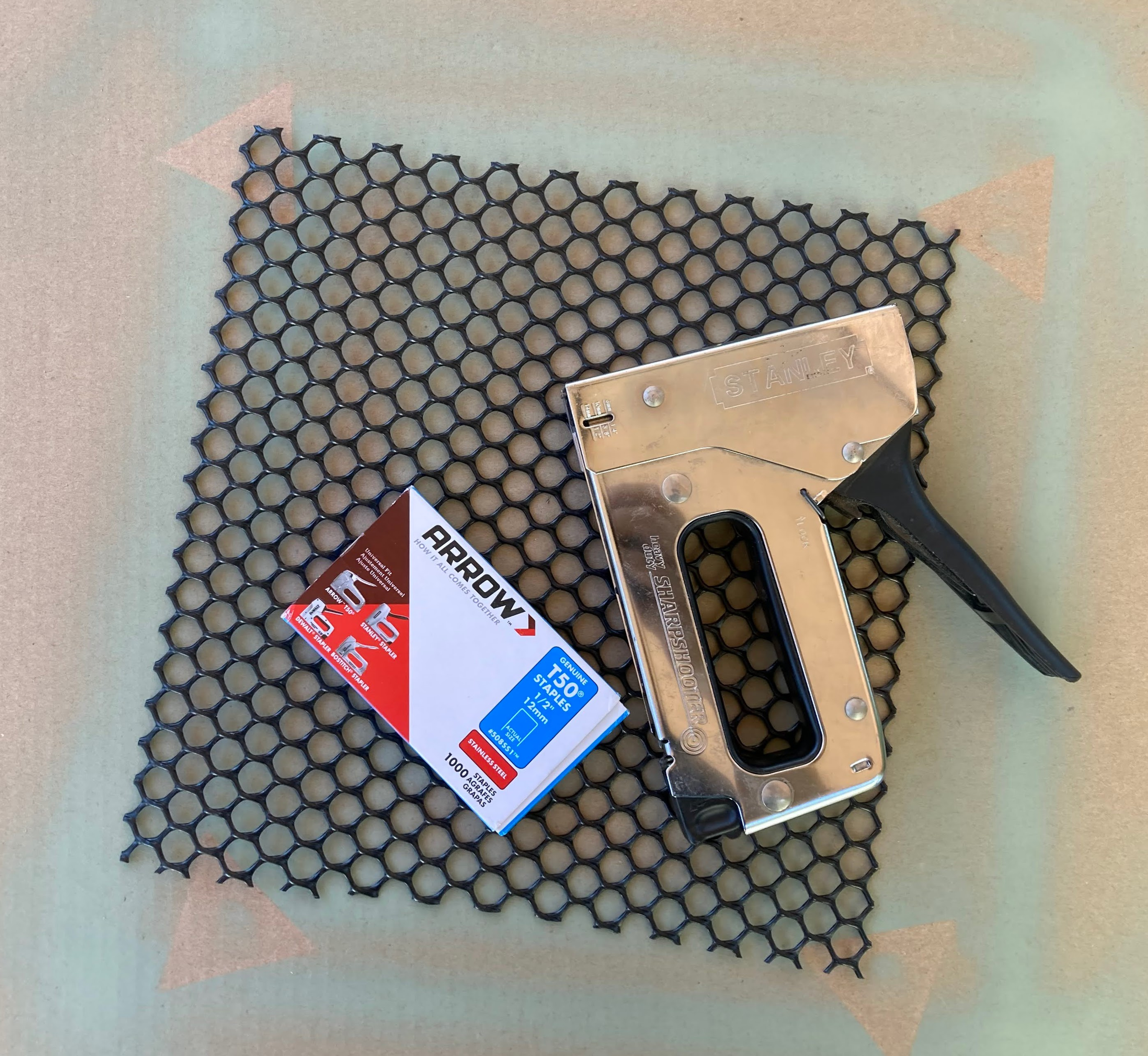 Plastic Wall Hanging Box for Succulents With Frame 3 Steps