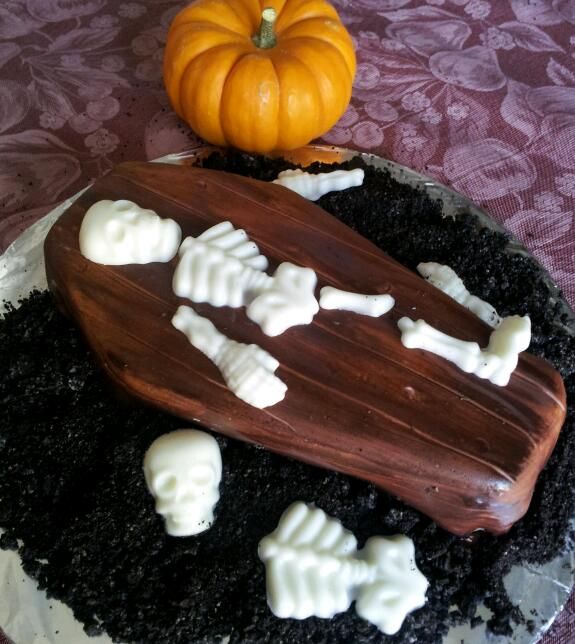 Spooky Coffin Cupcakes