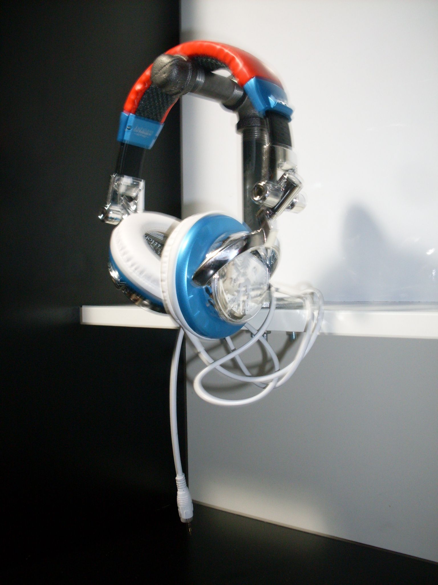 Plumbing Pipe Headphone Stand 3 Steps Instructables