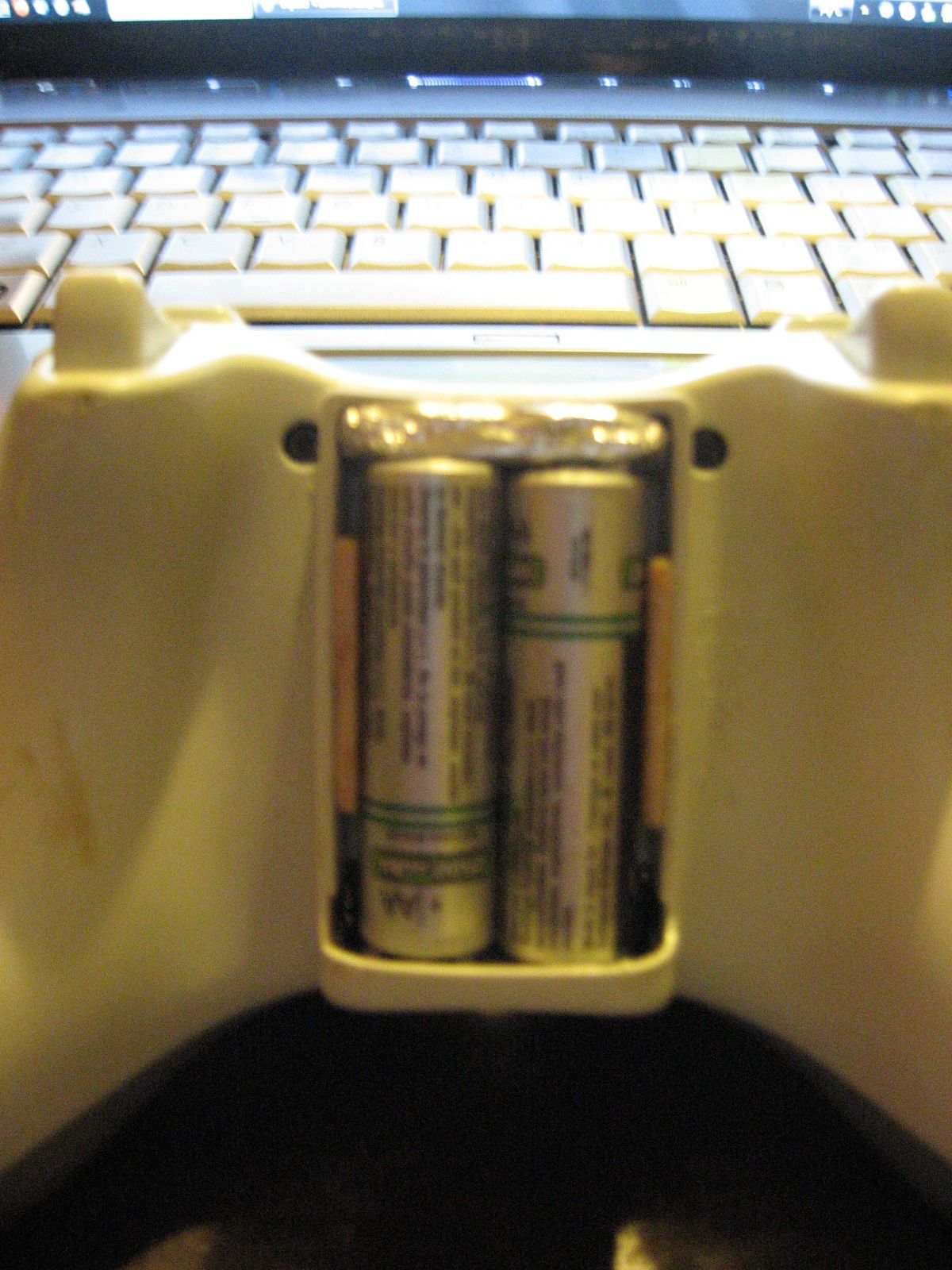 Improvised Xbox 360 AA Battery Pack