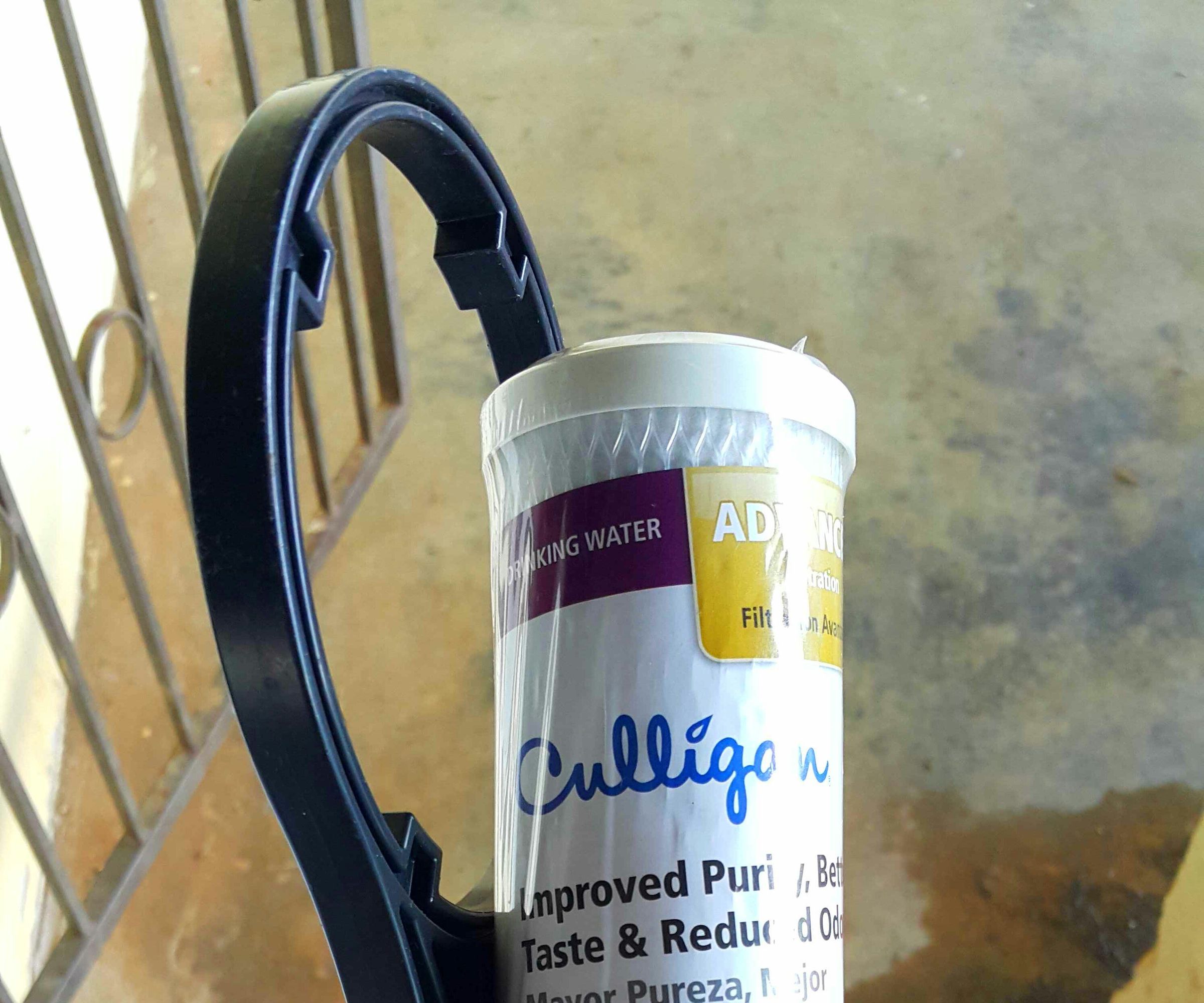 Replacing a Water Pump Filter Element. 