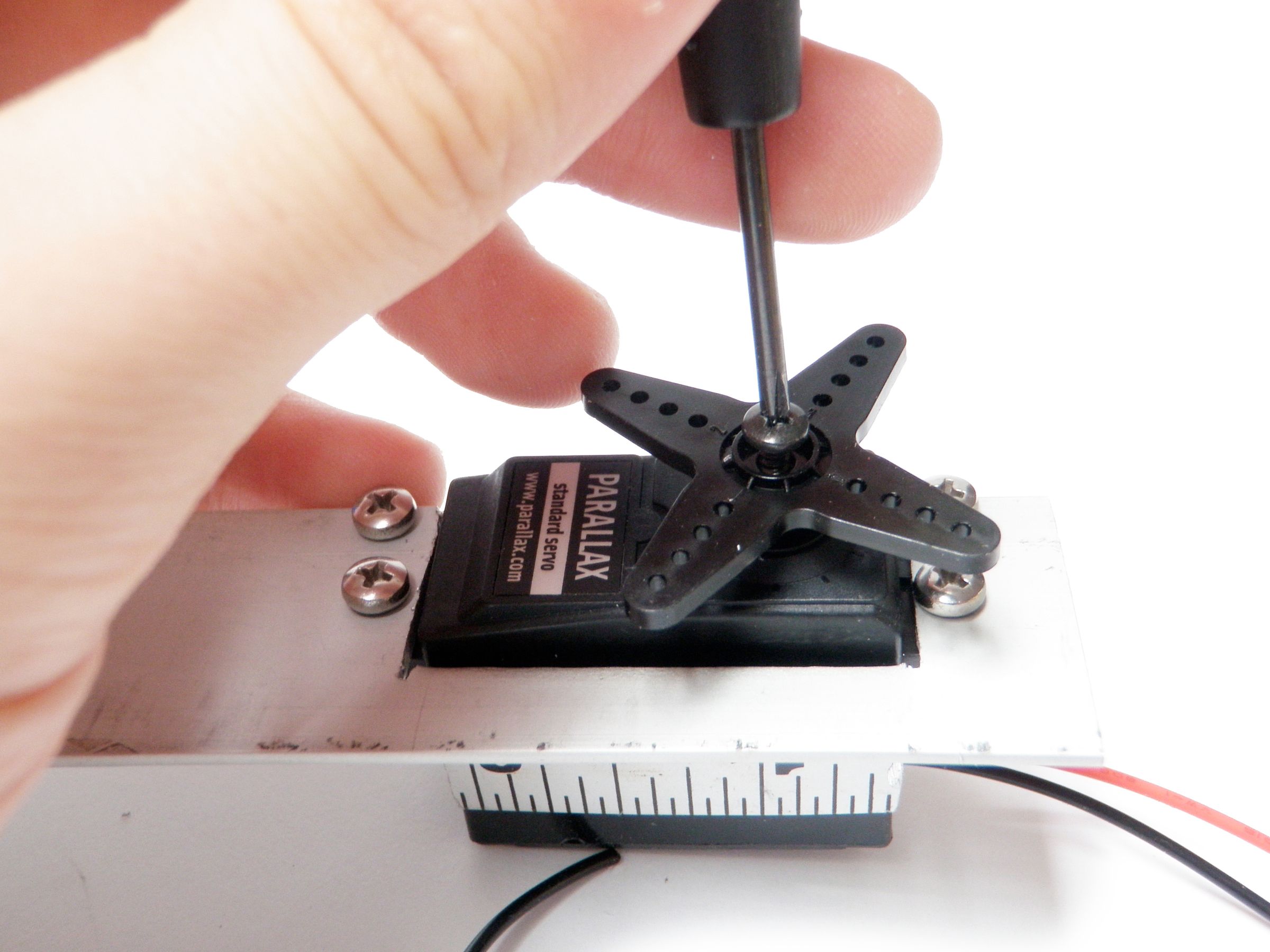 Simple Bots: Inchworm : 19 Steps (with Pictures) - Instructables