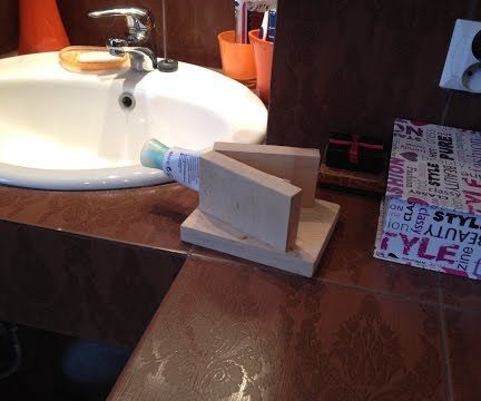 How to make a Toothpaste Squeezer