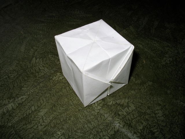 Make a Paper Balloon in 8 Easy Steps!