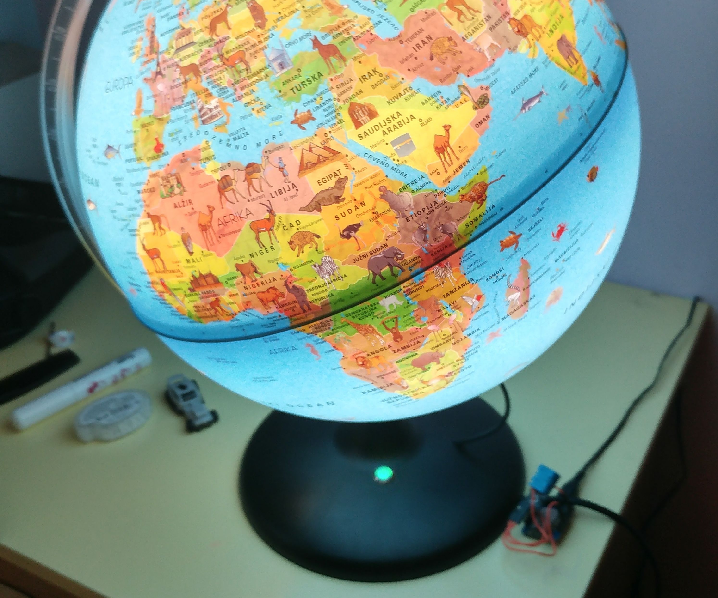 IoT-cloud Globe Light