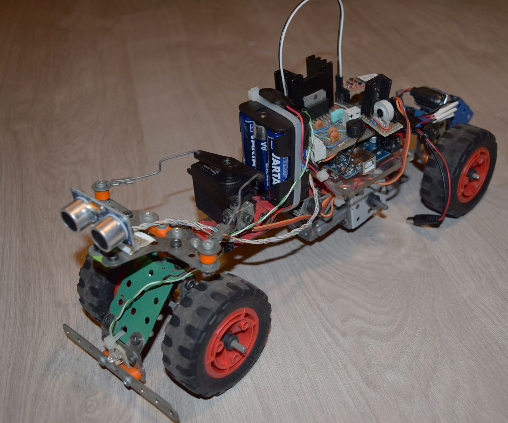 RoverBluetooth: Arduino-based Bluetooth Car