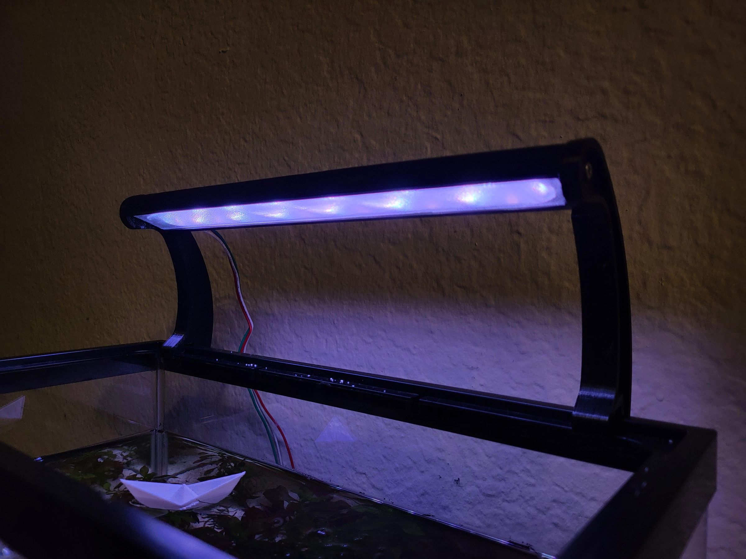 LED Light Fixture on a Timer for Planted Tanks and Aquariums 7 Steps