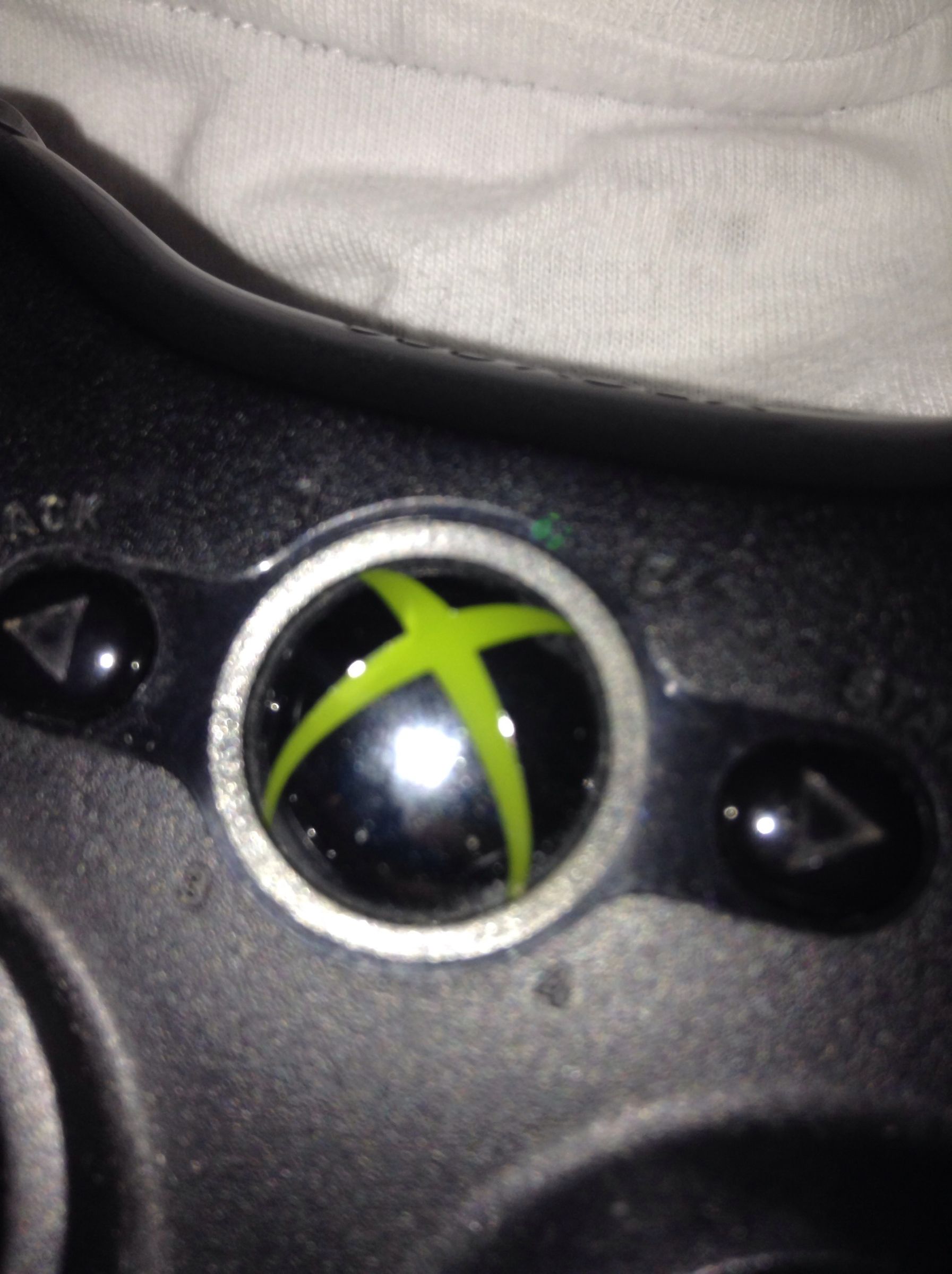 How to Change Your Batteries in Xbox 360 Controller 5 Steps