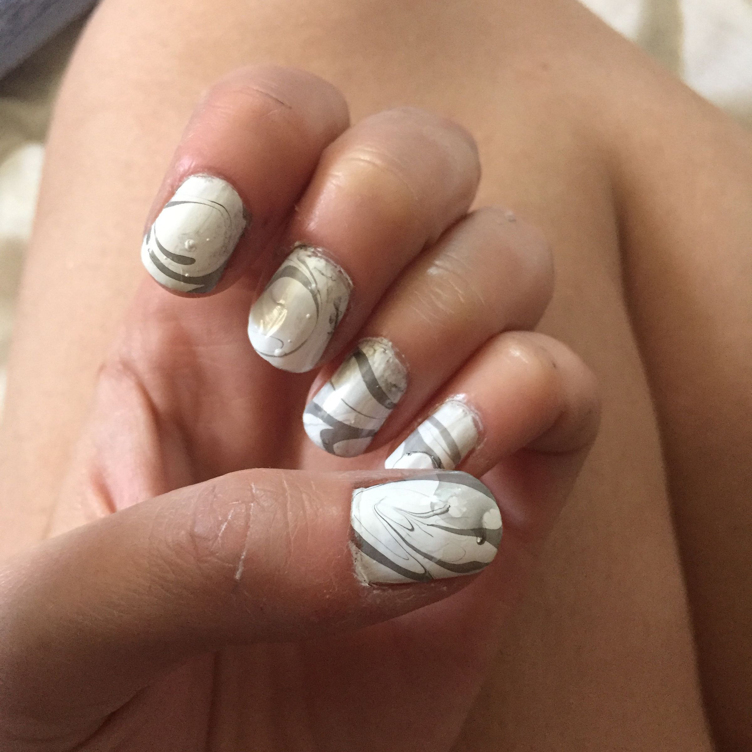 DIY Marble Nail Polish 