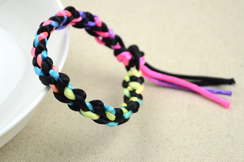 Promise Bracelet for Boyfriend- DIY Ombre String Bracelet