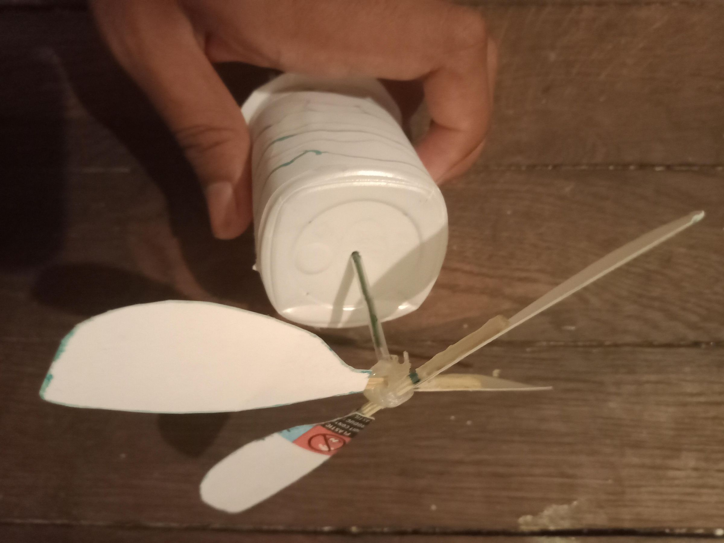 Amazing Yoghurt Pot Drone: an Easy and Environmentally Friendly Toy : 7 ...