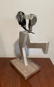 “RUNNING TIME” WATCH STAND