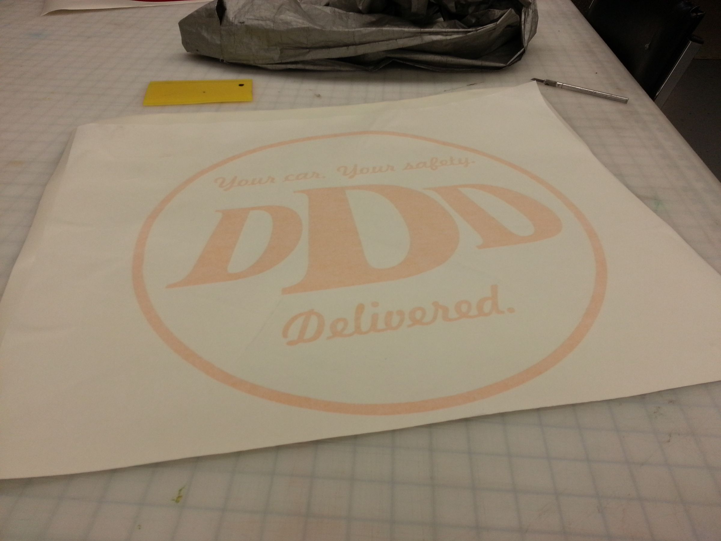 How to Make a Simple Two Color Vinyl Car Detail. 4 Steps Instructables