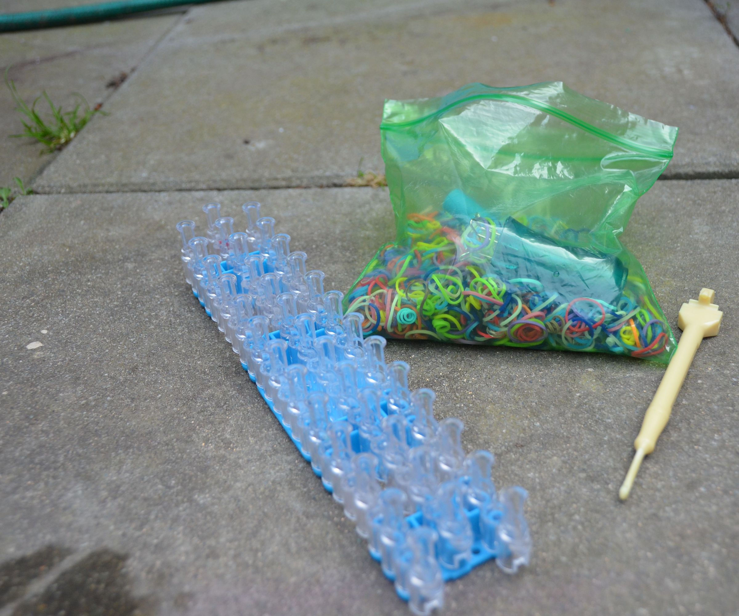 How to Make a Triple Single Rainbow Loom Bracelet