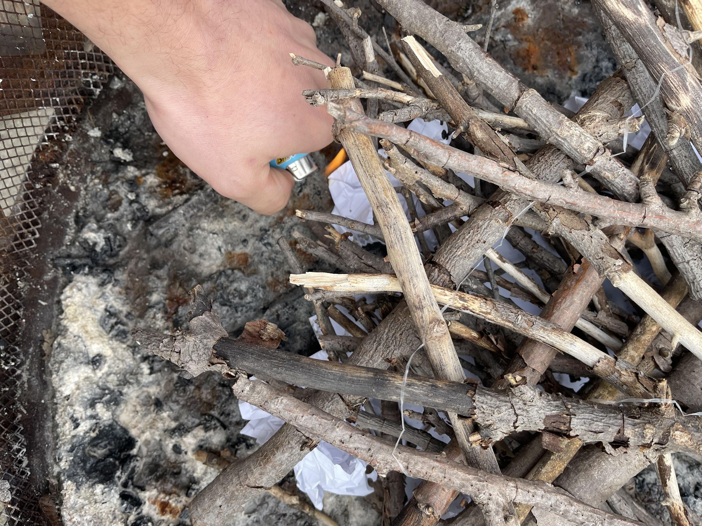 How to Build a Camp Fire : 4 Steps - Instructables