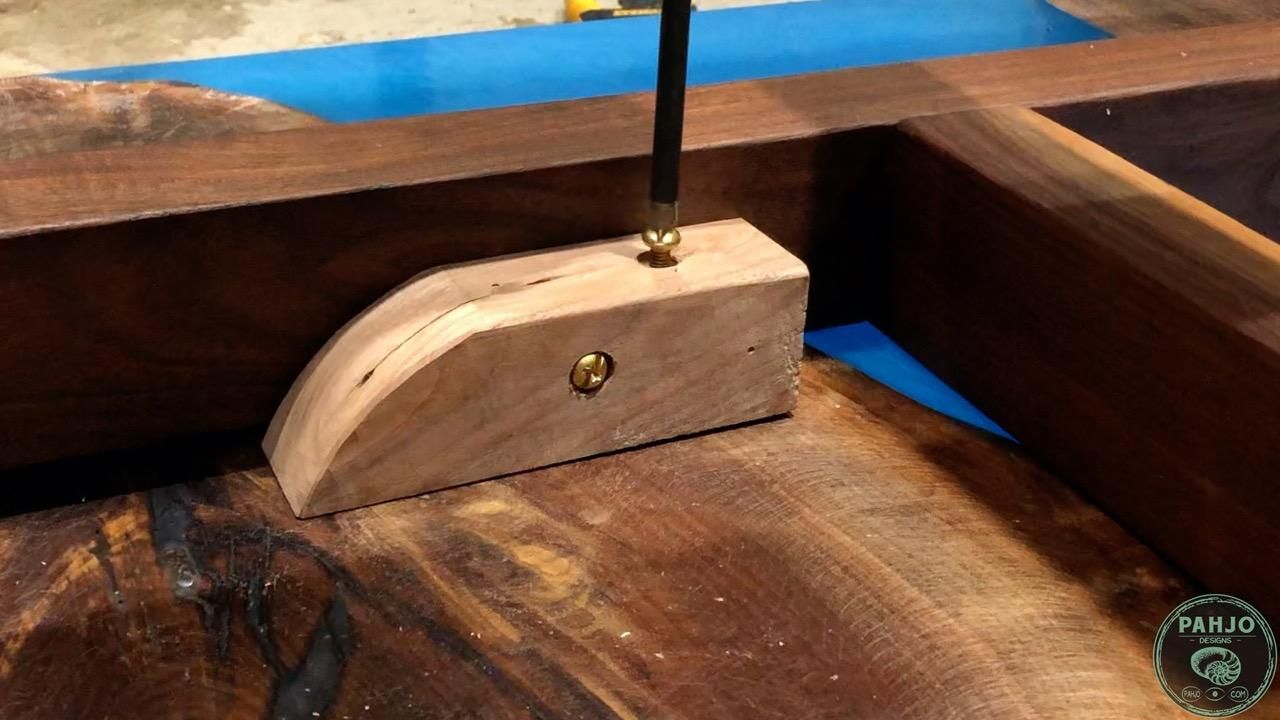 How to Attach Table Top to Base Using Threaded Inserts : 7 Steps ...