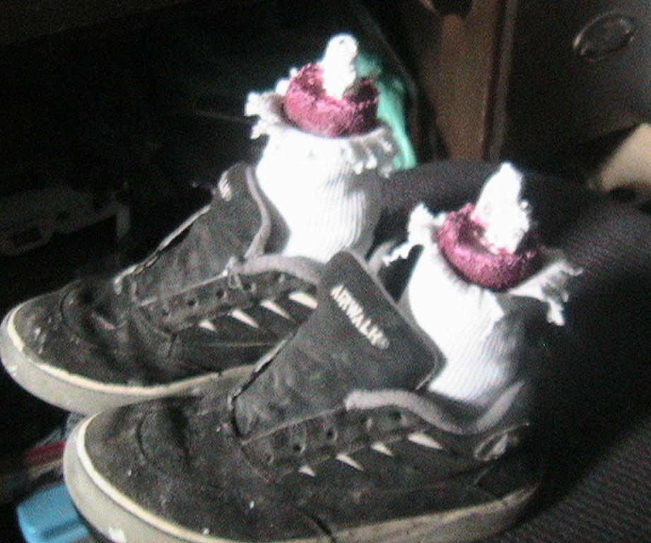 Cheap, Easy, Real Looking, Severed Feet Halloween Prop! 