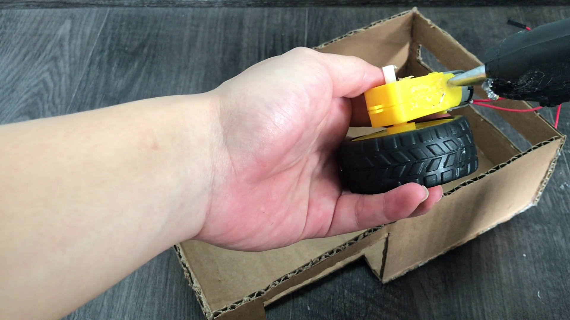 How to Build a Battlebot With Cardboard and Arduino 7 Steps (with