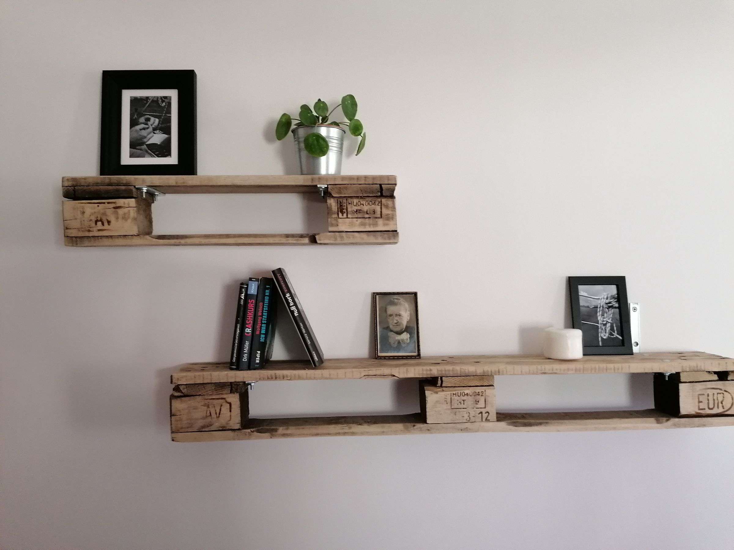 Your Rustic Charmed Pallet Shelf : 14 Steps - Instructables