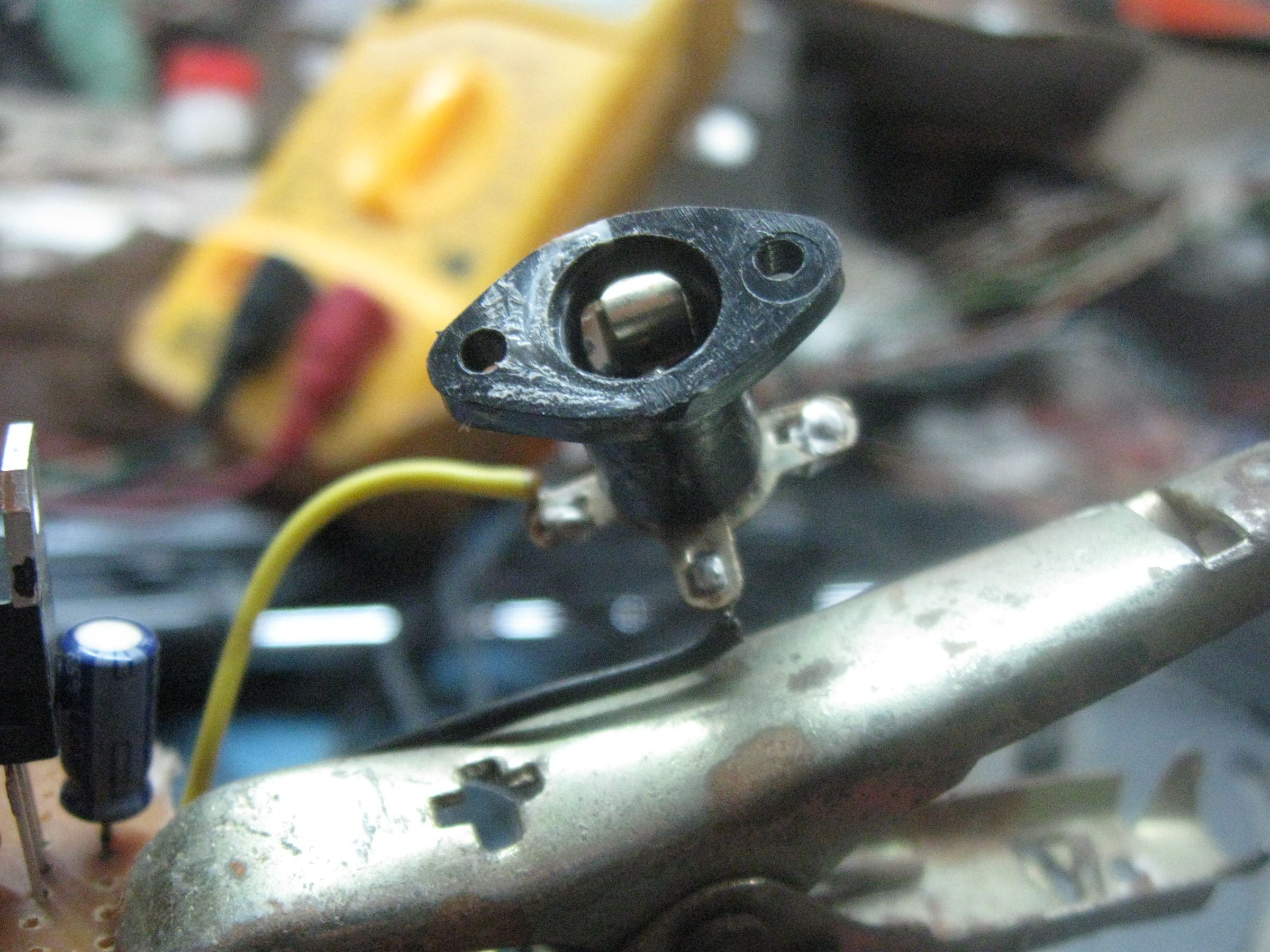 Hacking FM Transmitter 6 Steps (with Pictures) Instructables