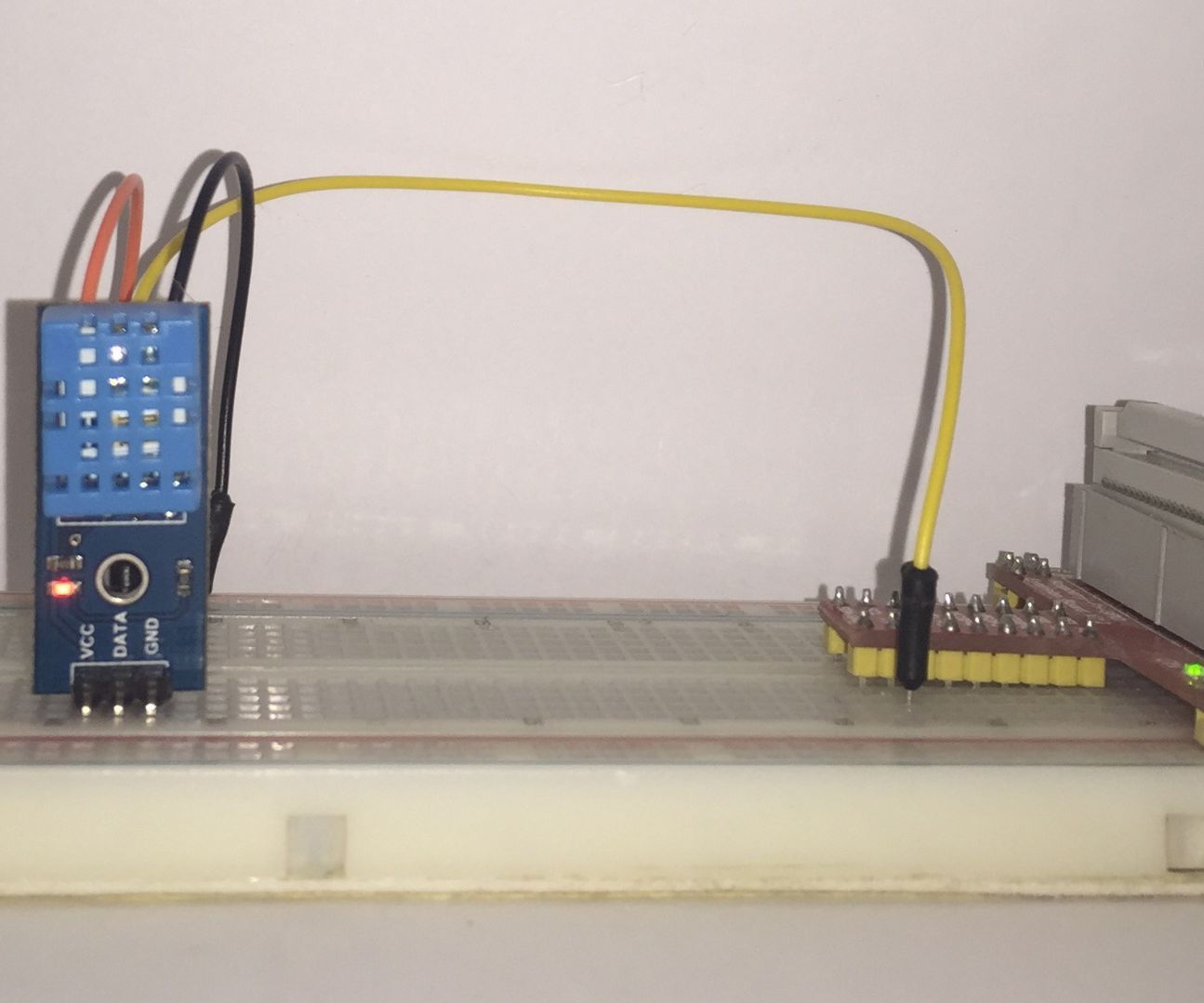 Home (Room) Temprature and Humidity Monitor With Web Based Chart - Raspberry Pi