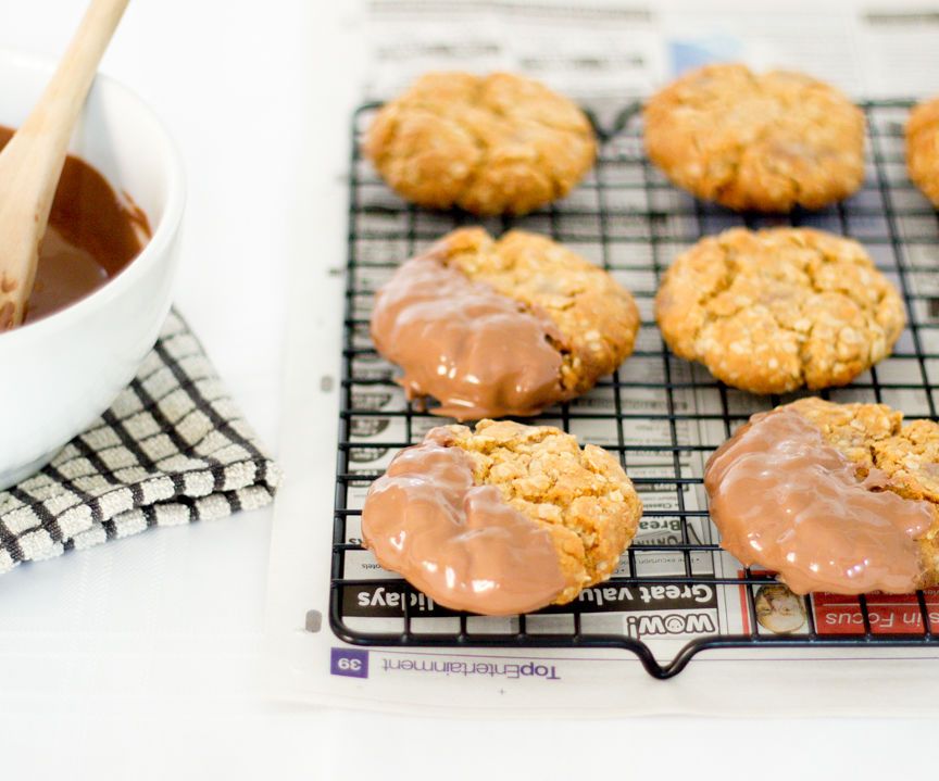 How to Make Copycat Chocolate HobNobs