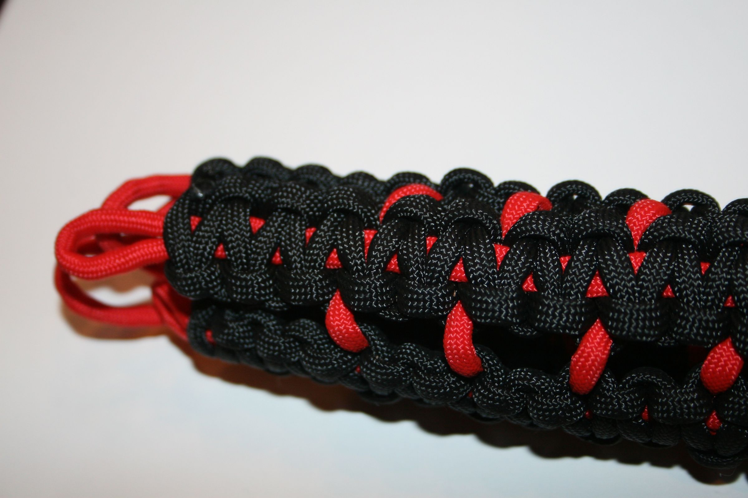 New Kind of Paracord Pouch Instructables