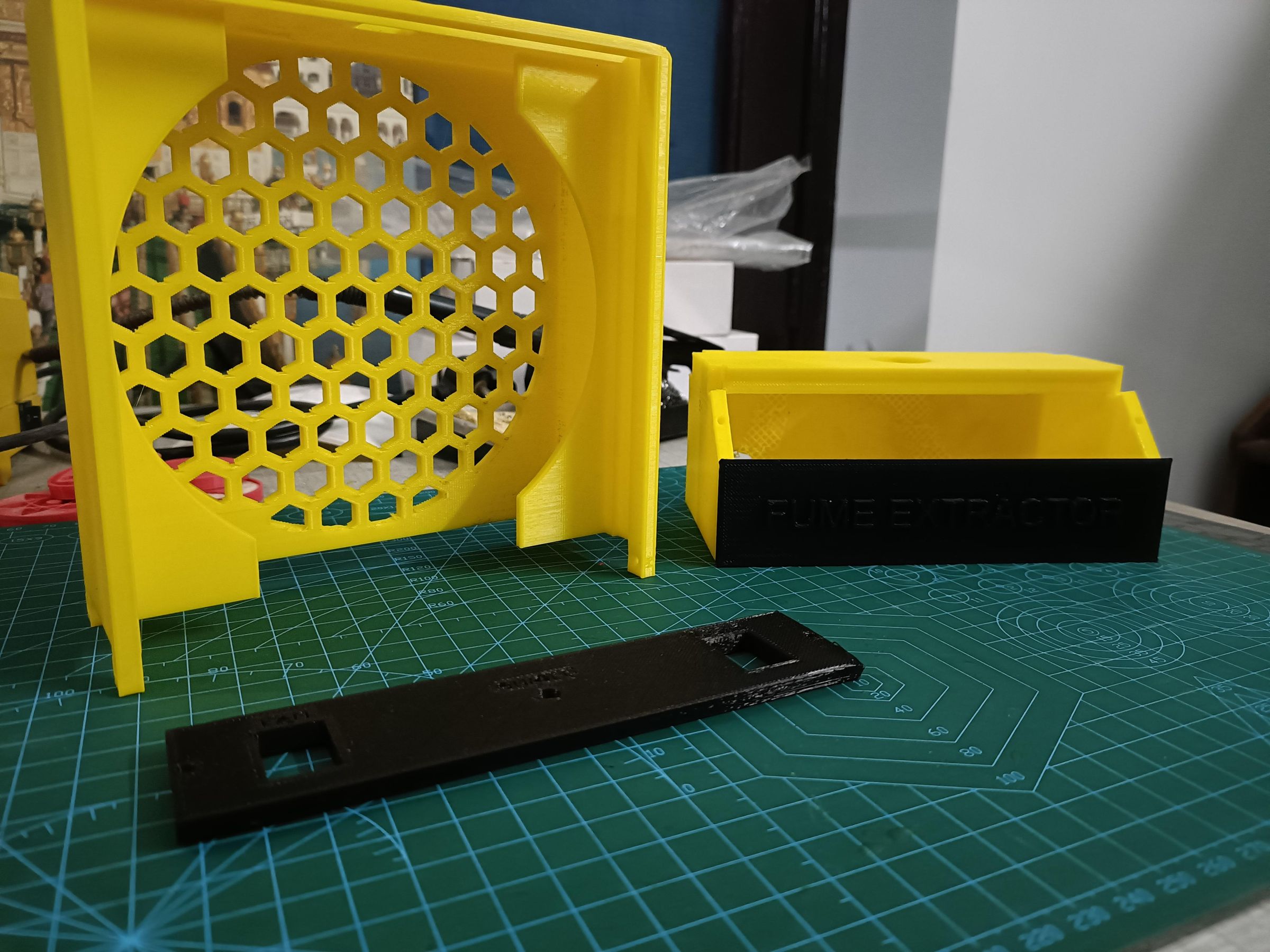 DIY 3D Printed Fume Extractor With USB Light 4 Steps (with Pictures